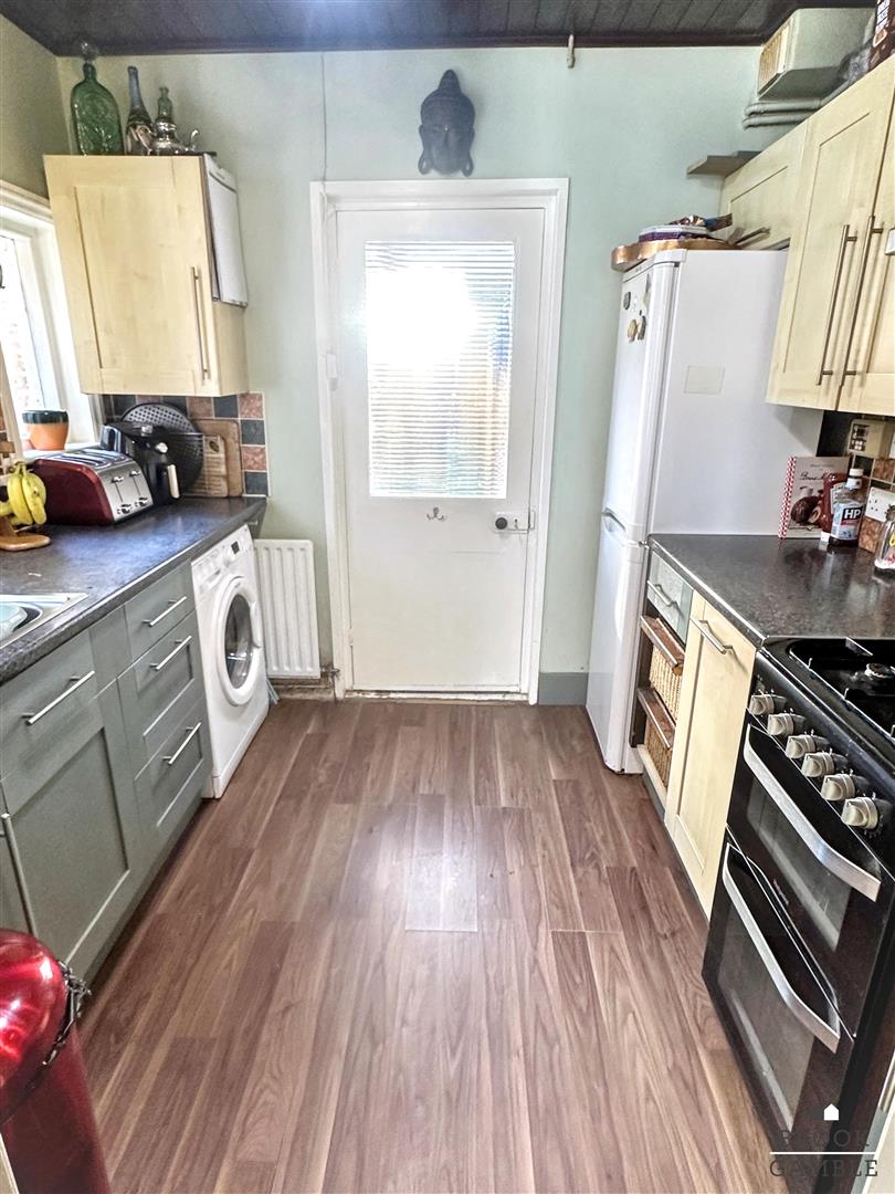2 Bedroom House - Mid Terrace. Lower Road in Eastbourne, East Sussex 7